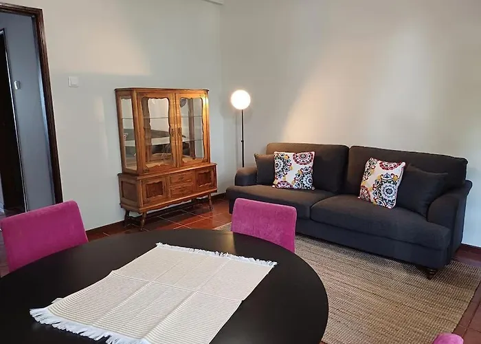 Roomy & Patio - 2 Bedroom Flat