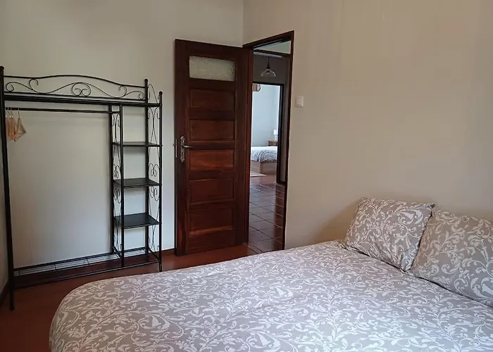 Roomy & Patio - 2 Bedroom Flat